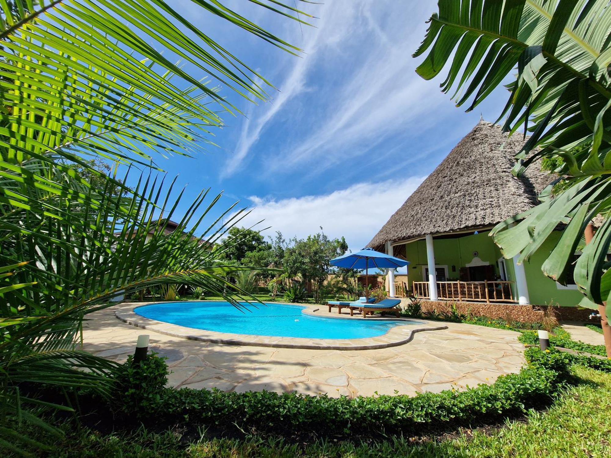 Paradiesische Villa Maisha Mazuri Mit Pool. Terrasse Und Personal Diani Beach Ngoại thất bức ảnh